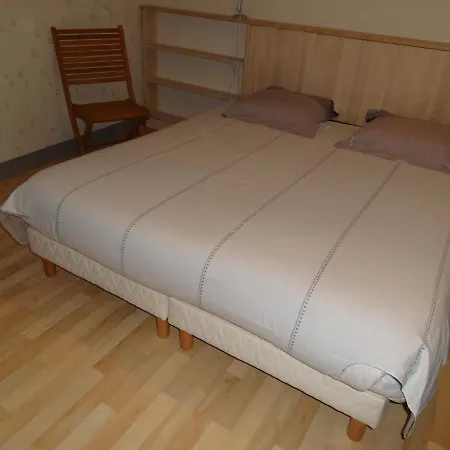 Les Voiries D'hotes Bed & Breakfast